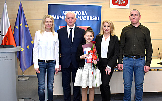Ośmioro cudzoziemców otrzymało obywatelstwo polskie, w tym 11-latka z Rumunii